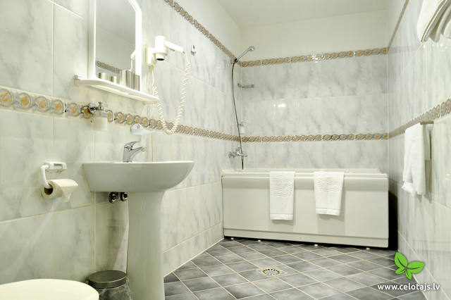 Olevi Residents bathroom (4).jpg